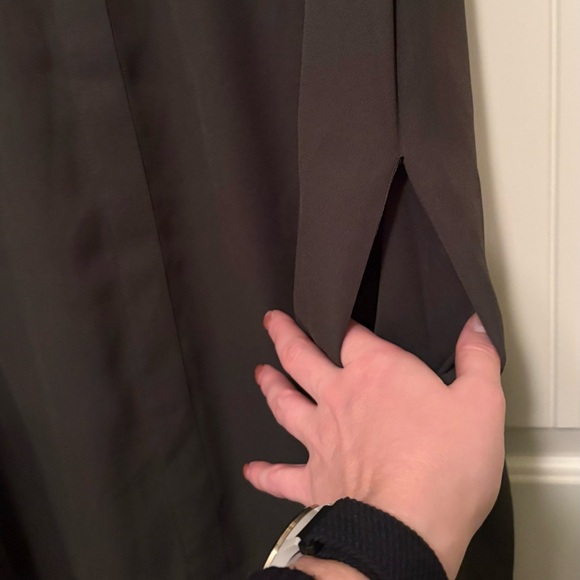 Sleeveless Olive Green Dress - Picture 4 of 6